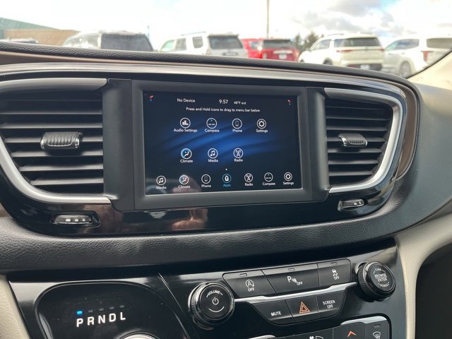 Used 2018 Chrysler Pacifica LX image 50