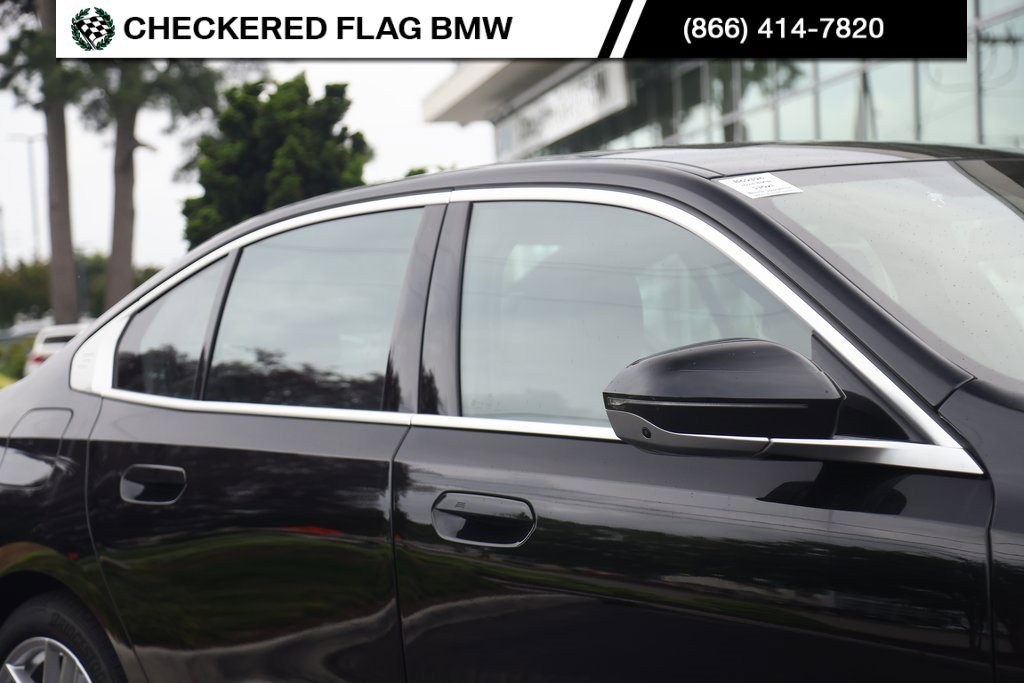 Certified 2024 BMW 530i xDrive w/ Premium Package image 6