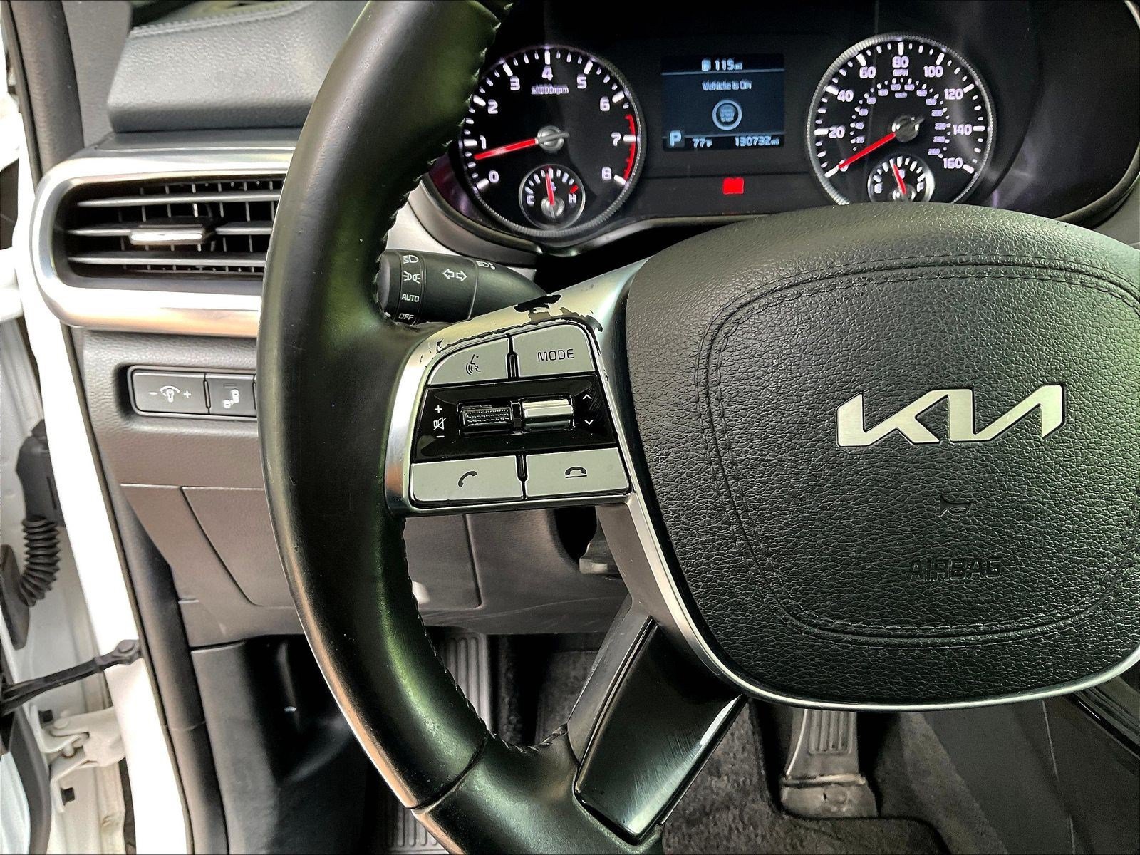 Used 2022 Kia Telluride LX AWD/4WD image 11