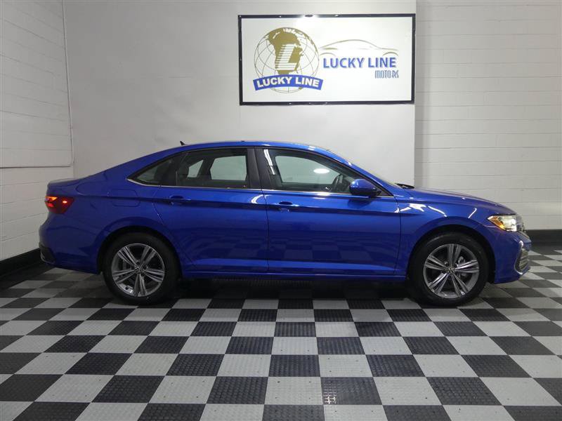Used 2024 Volkswagen Jetta SE FWD image 6