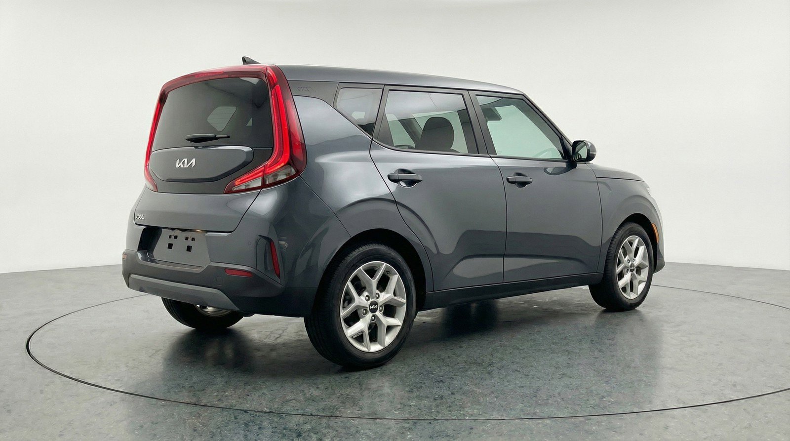 Used 2025 Kia Soul LX w/ LX Technology Package FWD image 9