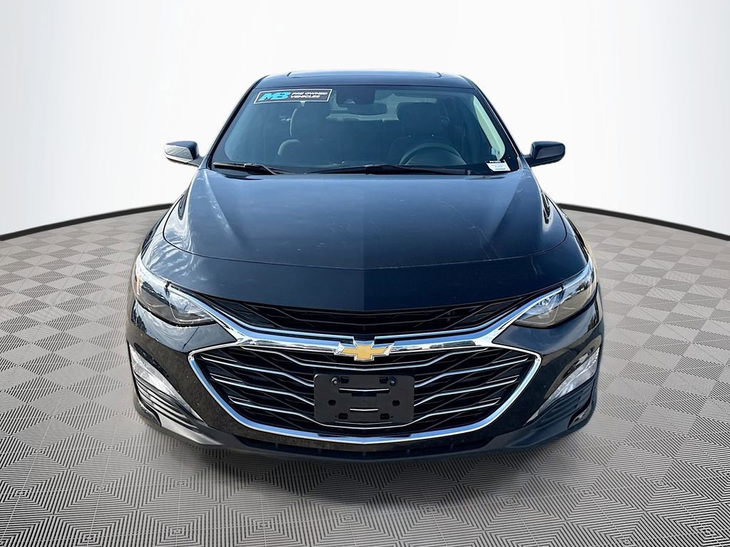 Used 2023 Chevrolet Malibu LT image 2