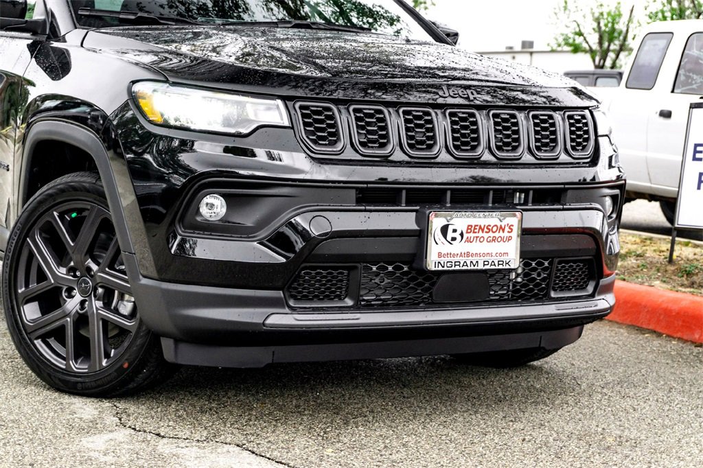New 2026 Jeep Compass Latitude image 3