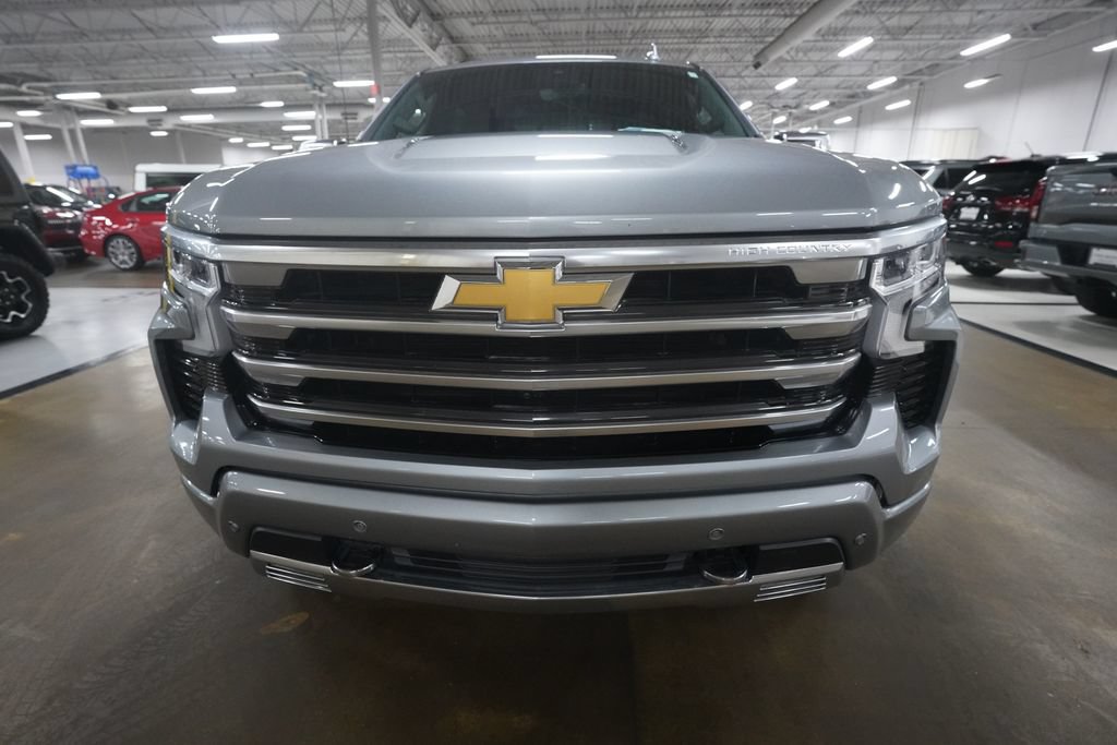 Used 2024 Chevrolet Silverado 1500 High Country w/ Technology Package AWD/4WD image 11