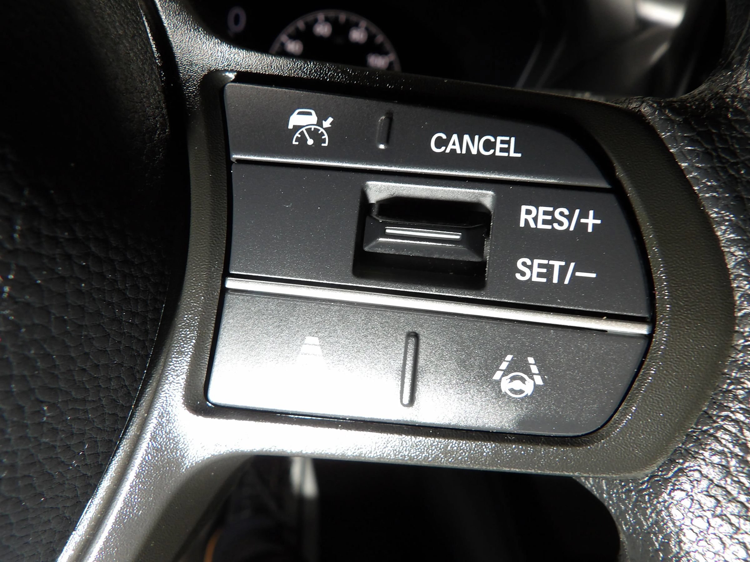 Used 2025 Honda HR-V LX image 19