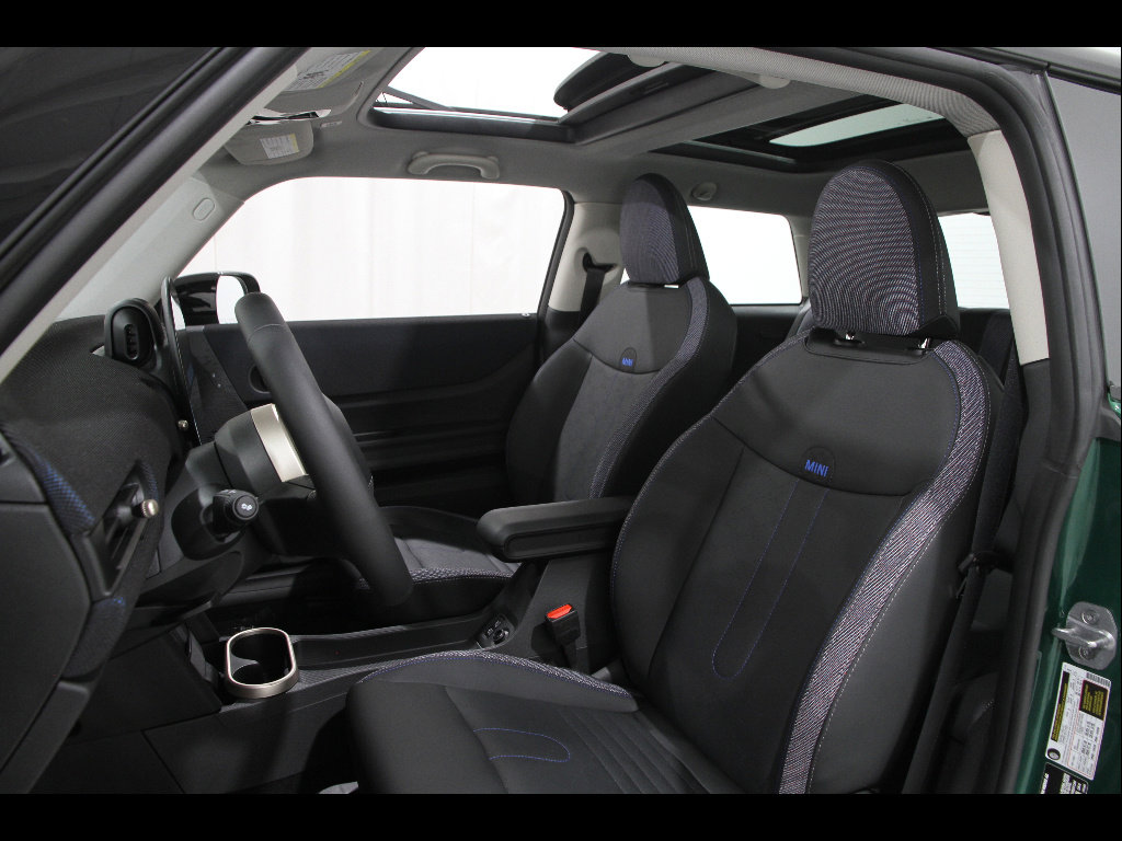 Certified 2025 MINI Cooper S FWD image 5