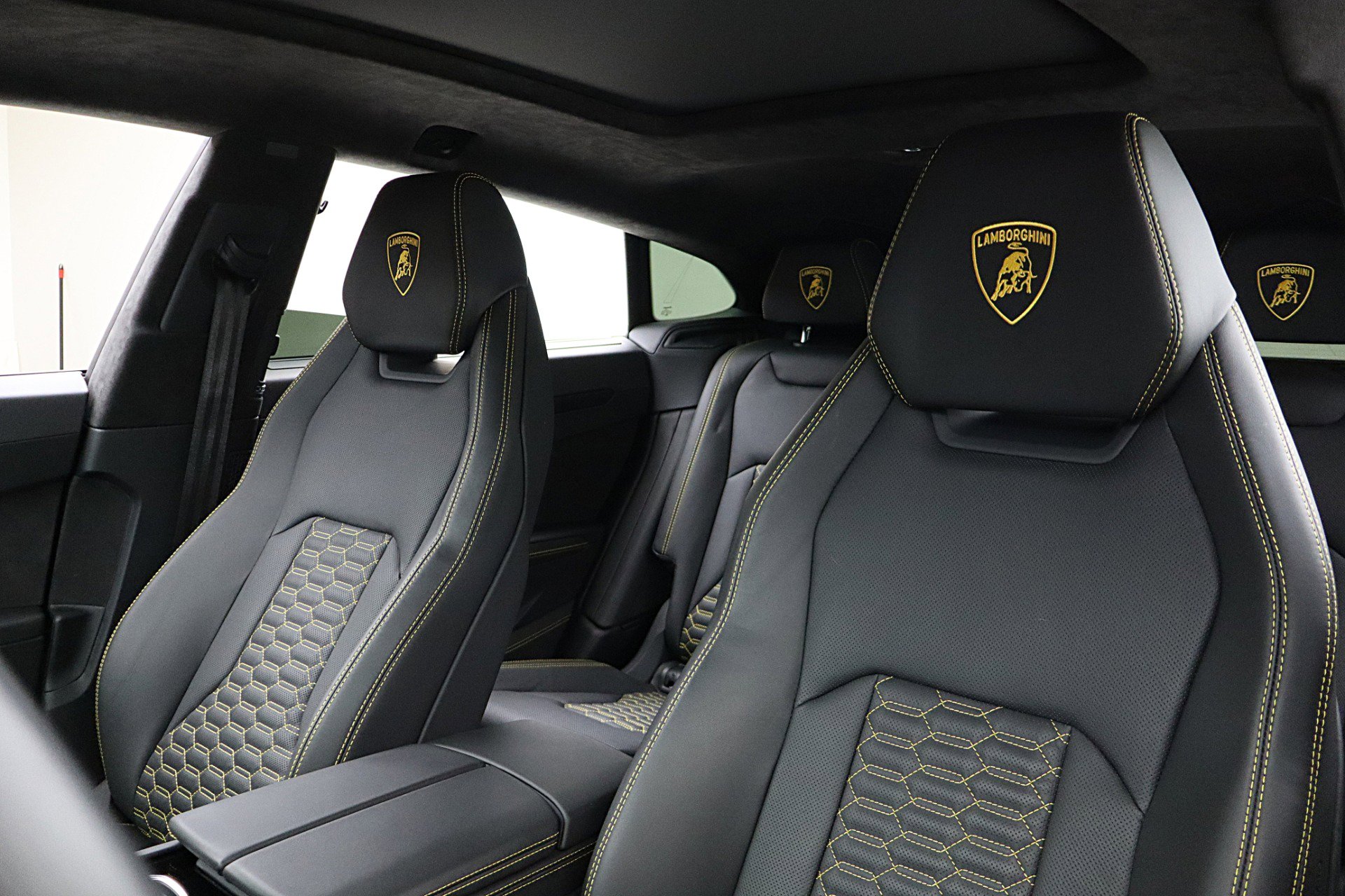 Used 2022 Lamborghini Urus image 28