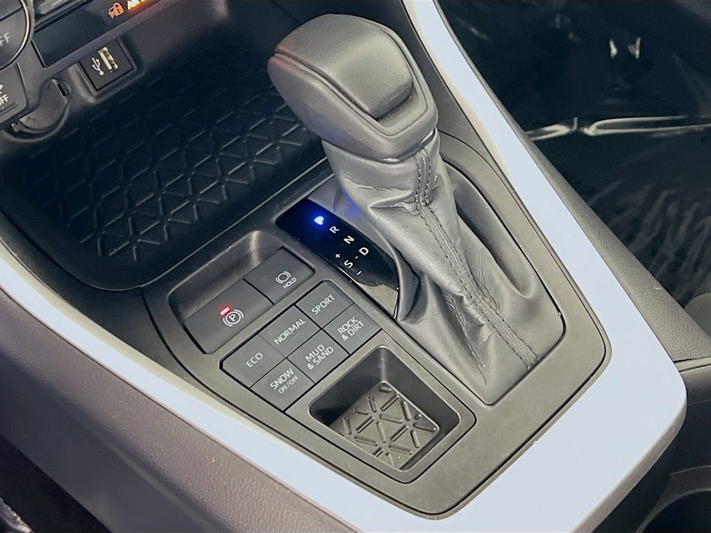 Certified 2025 Toyota RAV4 XLE image 16
