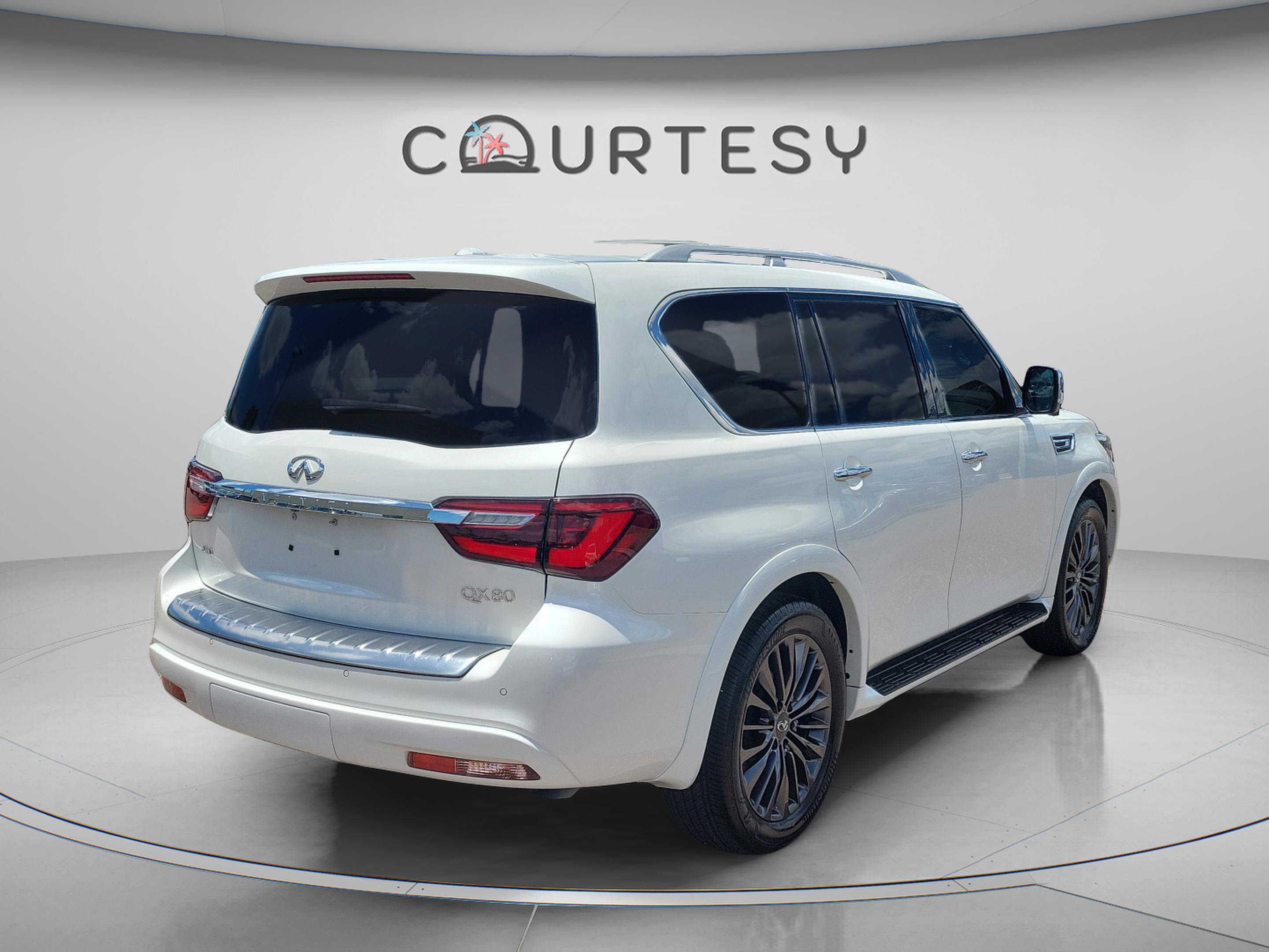 Certified 2024 INFINITI QX80 Sensory w/ Cargo Package AWD/4WD image 5