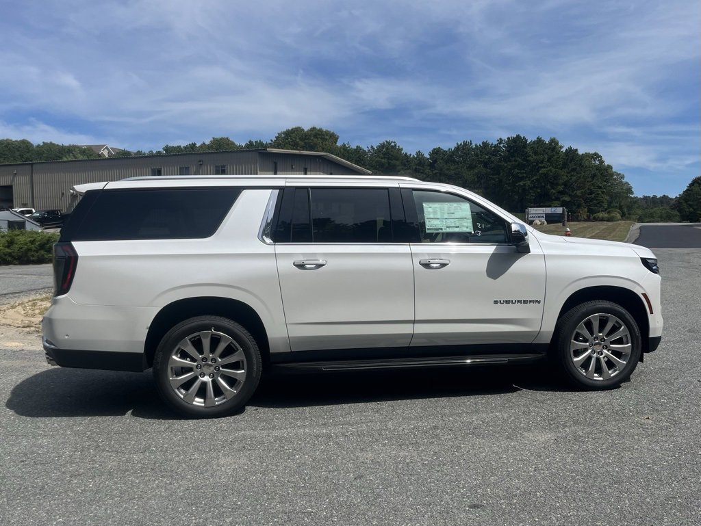 New 2025 Chevrolet Suburban Premier image 9