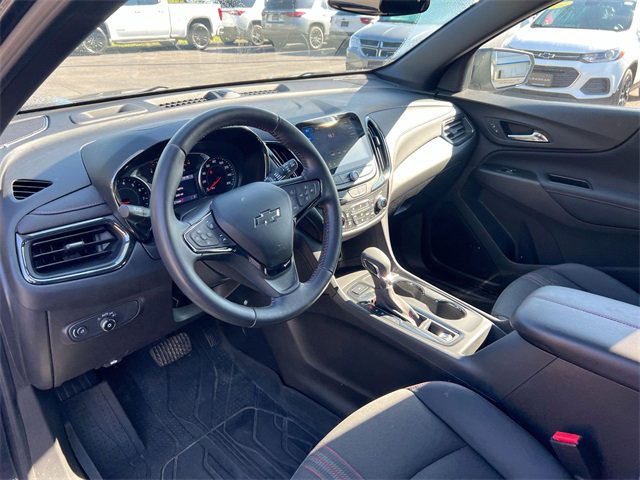 Used 2022 Chevrolet Equinox RS w/ Infotainment Package image 10