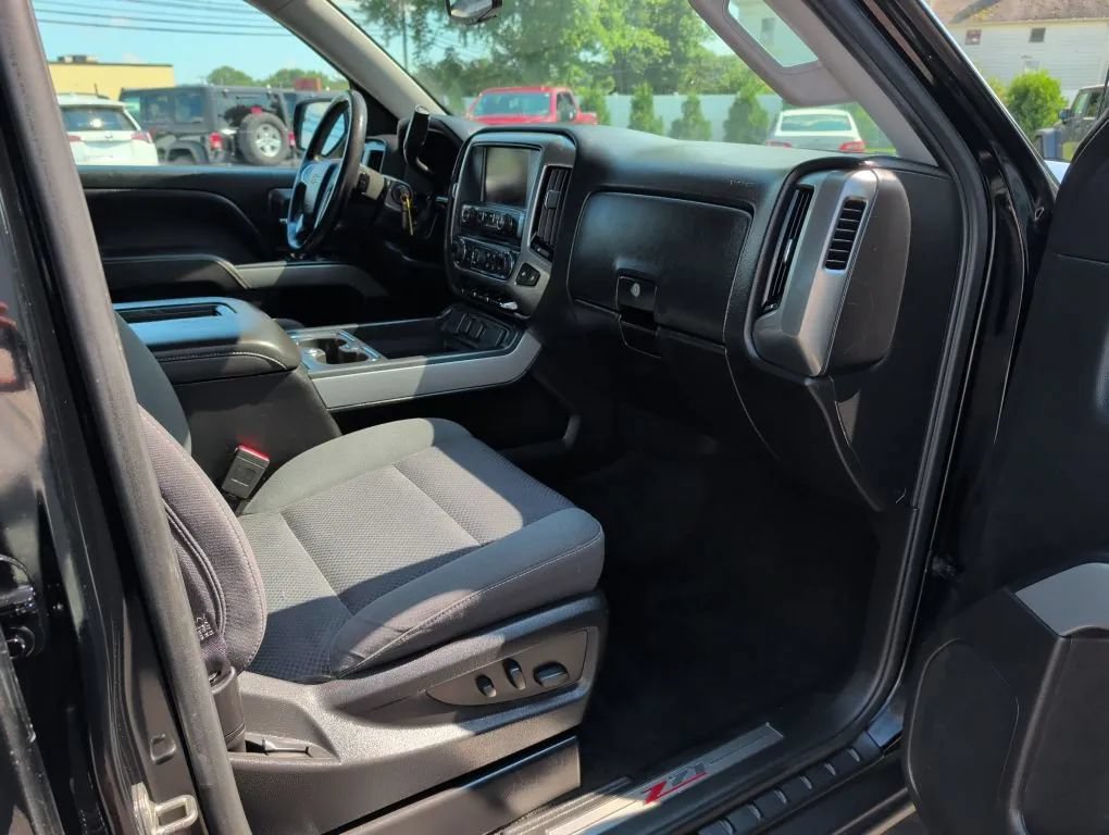 Used 2018 Chevrolet Silverado 1500 LT w/ All Star Edition AWD/4WD image 27