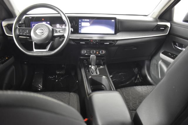 Certified 2025 Nissan Kicks SV AWD/4WD image 24
