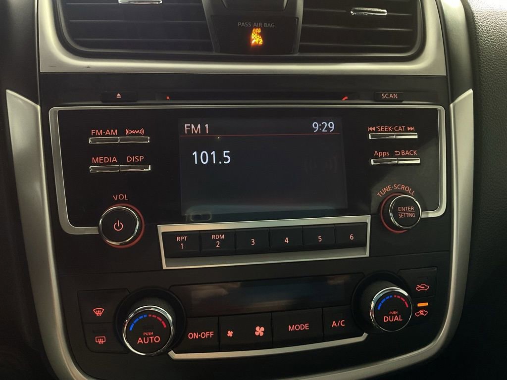 Used 2016 Nissan Altima 2.5 SL w/ Moonroof Package image 4