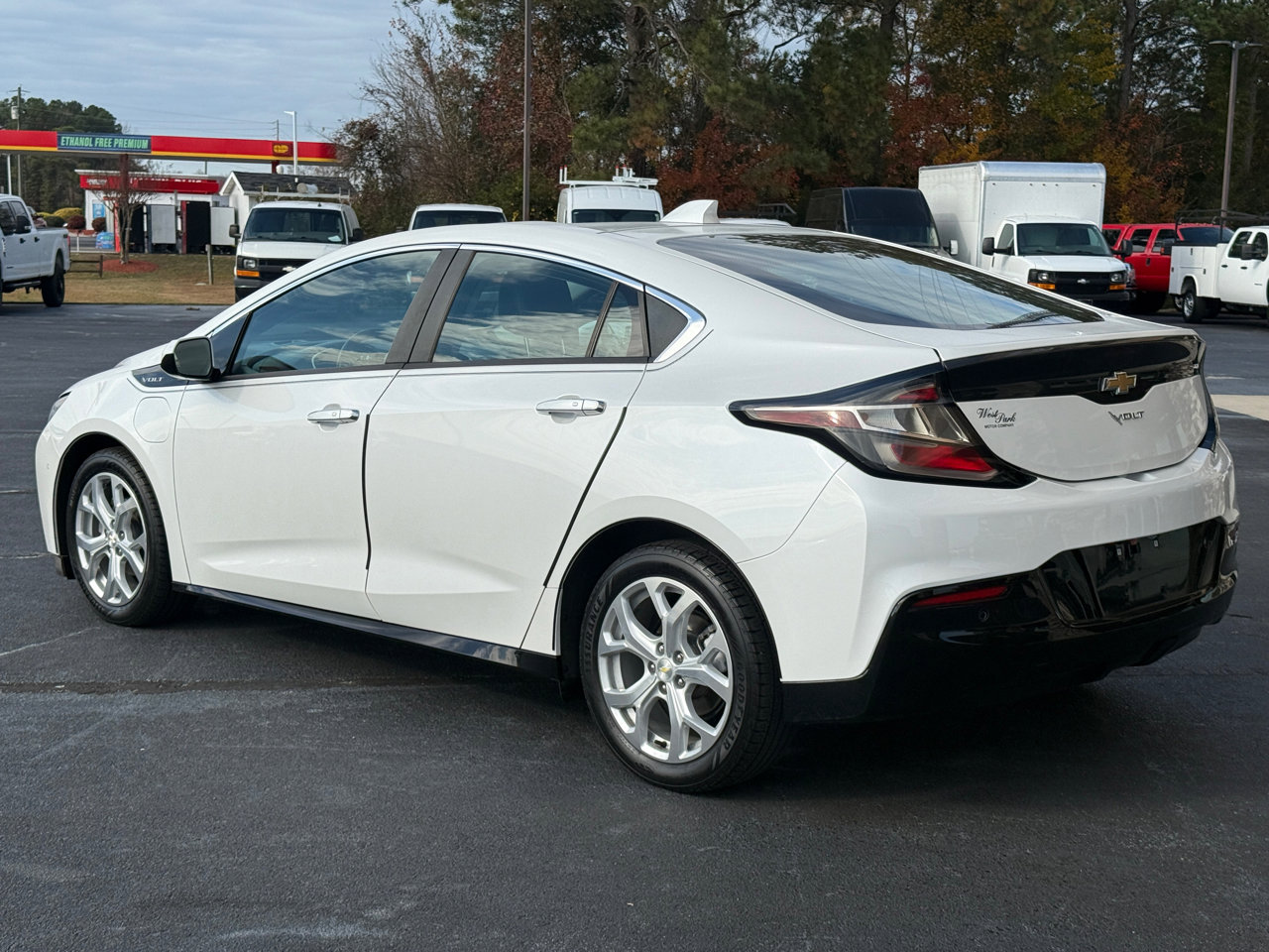 Used 2017 Chevrolet Volt Premier w/ Driver Confidence II Package image 3