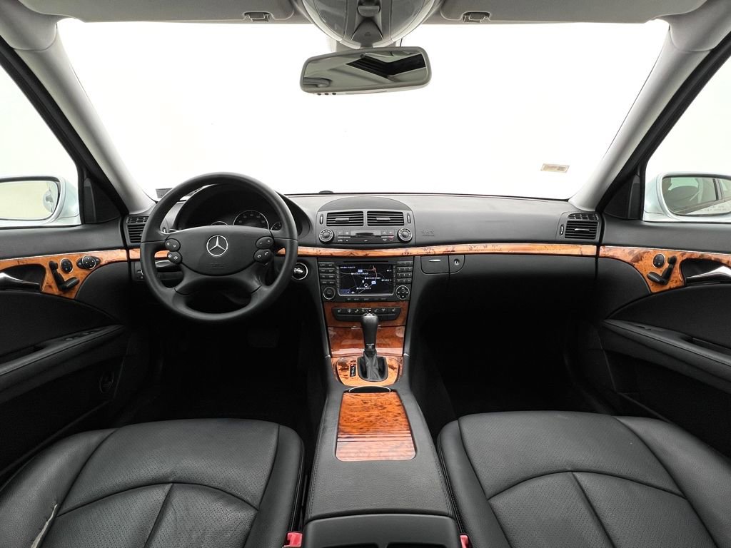 Used 2008 Mercedes-Benz E 350 4MATIC Sedan image 24