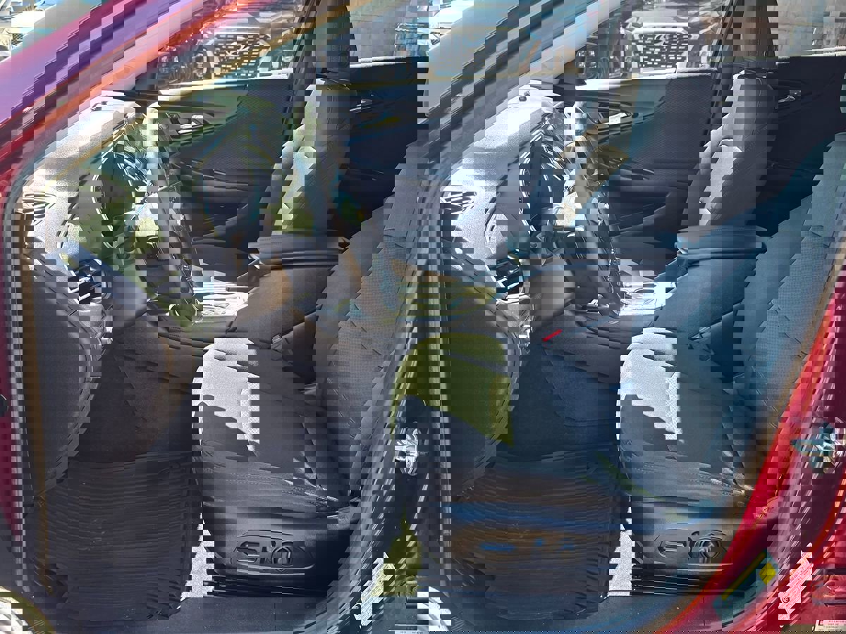 Used 2016 Chevrolet Malibu LT w/ Driver Confidence Package image 20