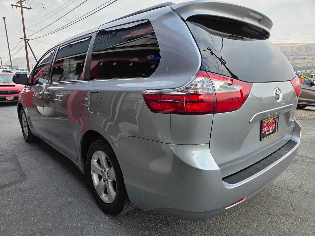 Used 2015 Toyota Sienna LE image 12