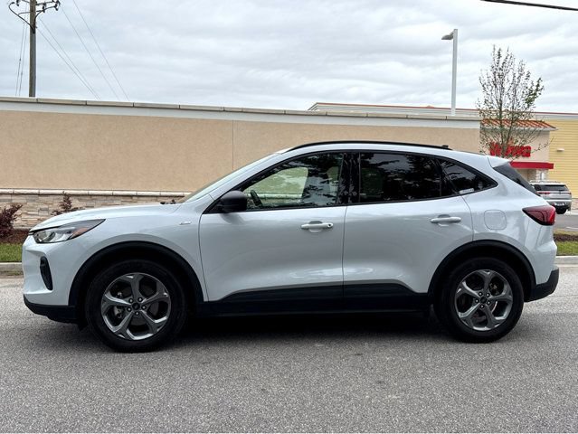 Used 2025 Ford Escape ST-Line FWD image 19