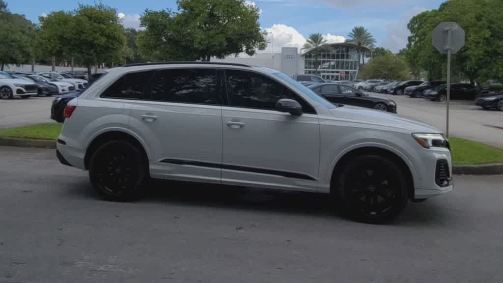 Certified 2025 Audi Q7 2.0T Premium Plus AWD/4WD image 9