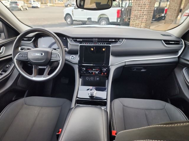 Used 2023 Jeep Grand Cherokee L Laredo image 17