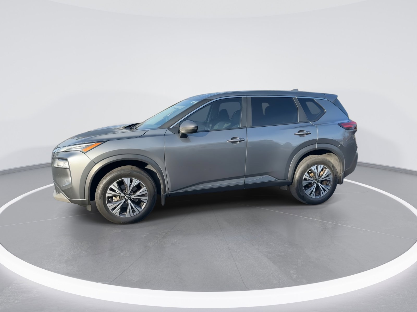 Used 2023 Nissan Rogue SV image 6