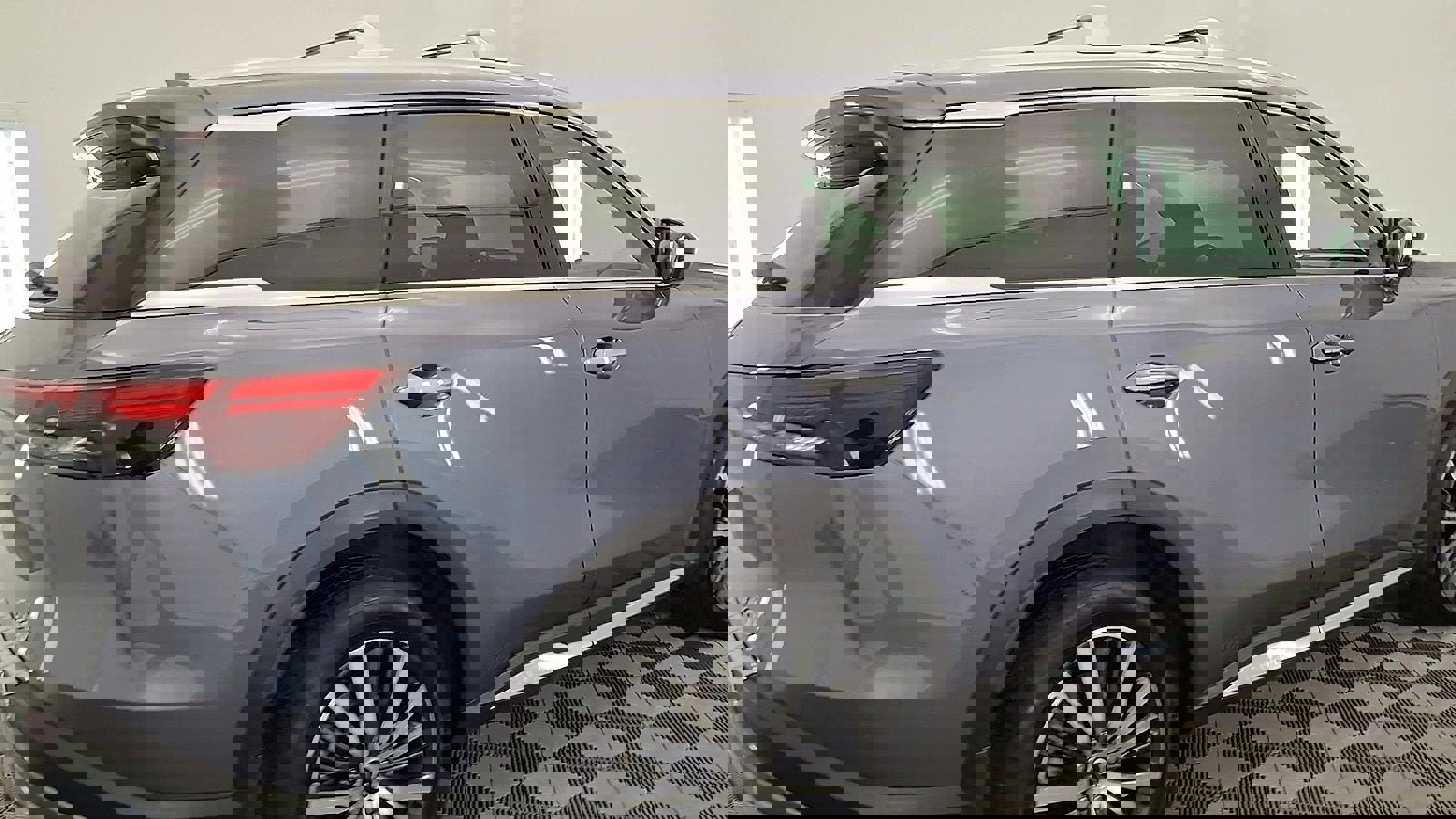 Used 2023 INFINITI QX60 Sensory w/ Cargo Package image 4