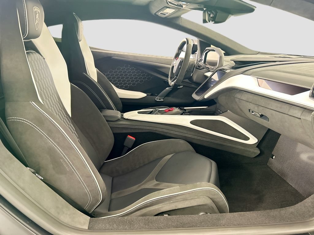 Used 2024 Lamborghini Revuelto AWD/4WD image 18