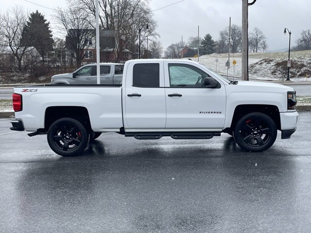 Used 2018 Chevrolet Silverado 1500 LT w/ Redline Edition image 15