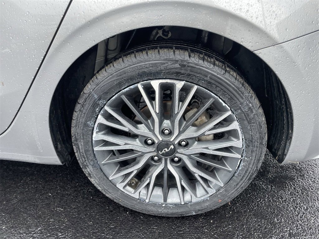 Certified 2022 Kia Forte LXS w/ LXS Technology Package image 7