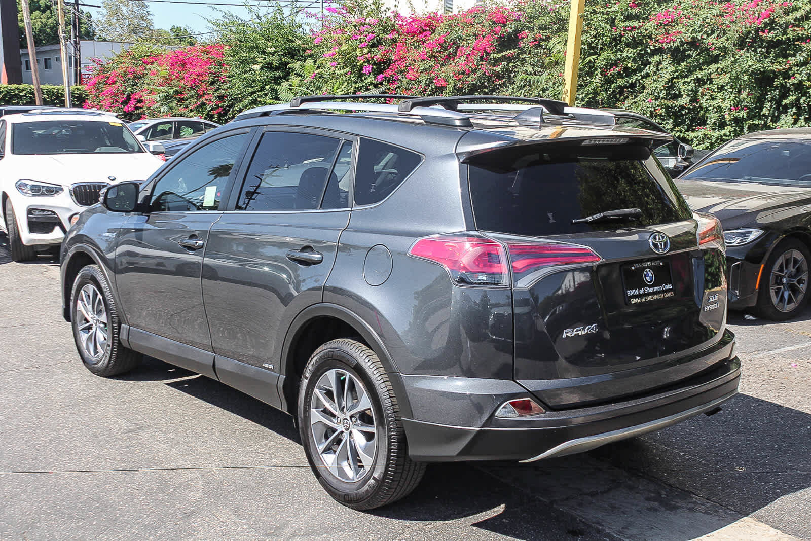 Used 2017 Toyota RAV4 XLE w/ Carpet Mat Package AWD/4WD image 11