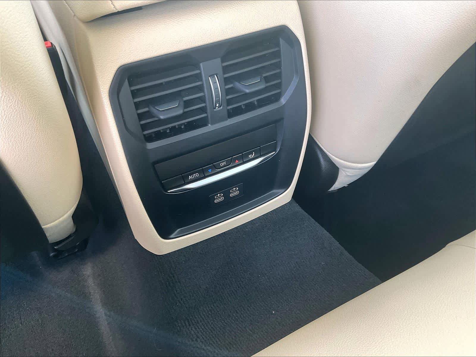 Certified 2025 BMW 330i Sedan w/ Convenience Package image 38