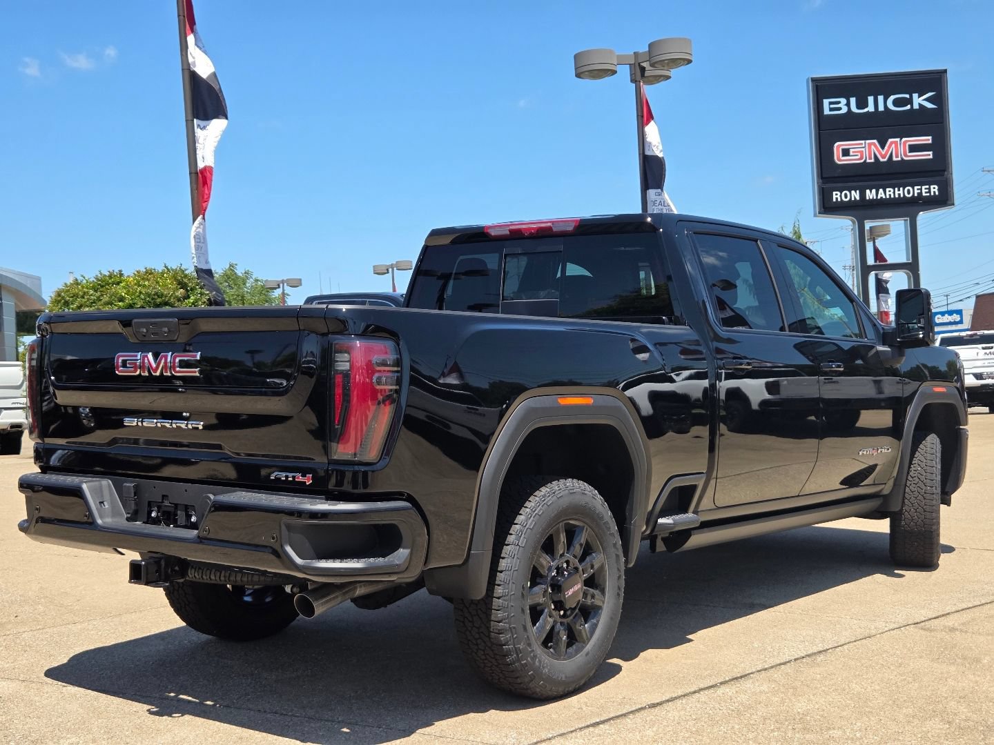 New 2026 GMC Sierra 2500 AT4 w/ AT4 Premium Plus Package AWD/4WD image 20