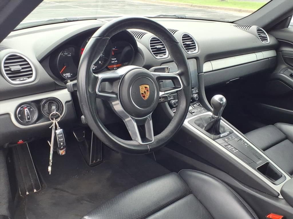 Used 2018 Porsche 718 Cayman RWD image 19