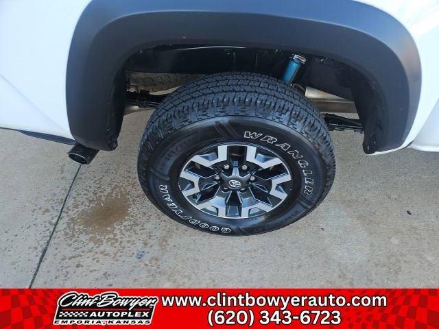 Used 2023 Toyota Tacoma TRD Off-Road image 11