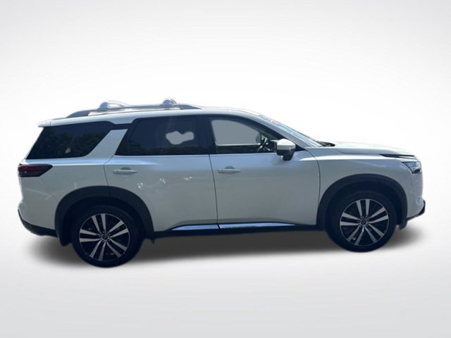 Used 2024 Nissan Pathfinder Platinum w/ Cargo Package AWD/4WD image 10