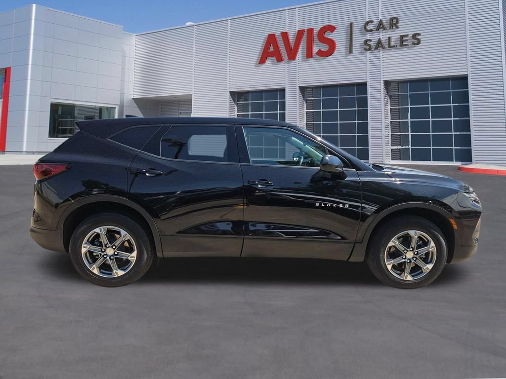 Used 2025 Chevrolet Blazer LT FWD image 7