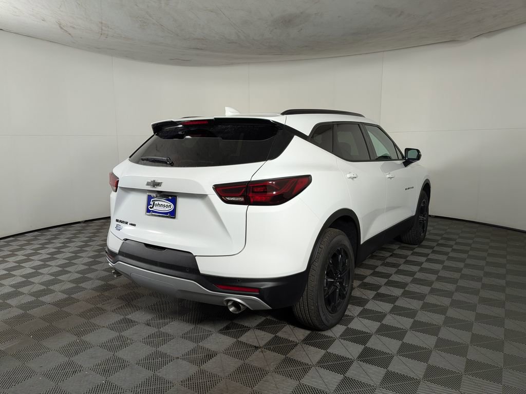 New 2026 Chevrolet Blazer LT w/ Midnight/Sport Edition AWD/4WD image 7