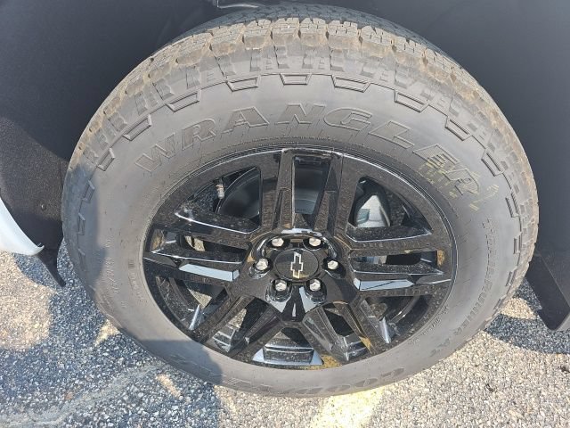 New 2026 Chevrolet Silverado 1500 Custom w/ Turbomax Blackout Package AWD/4WD image 23