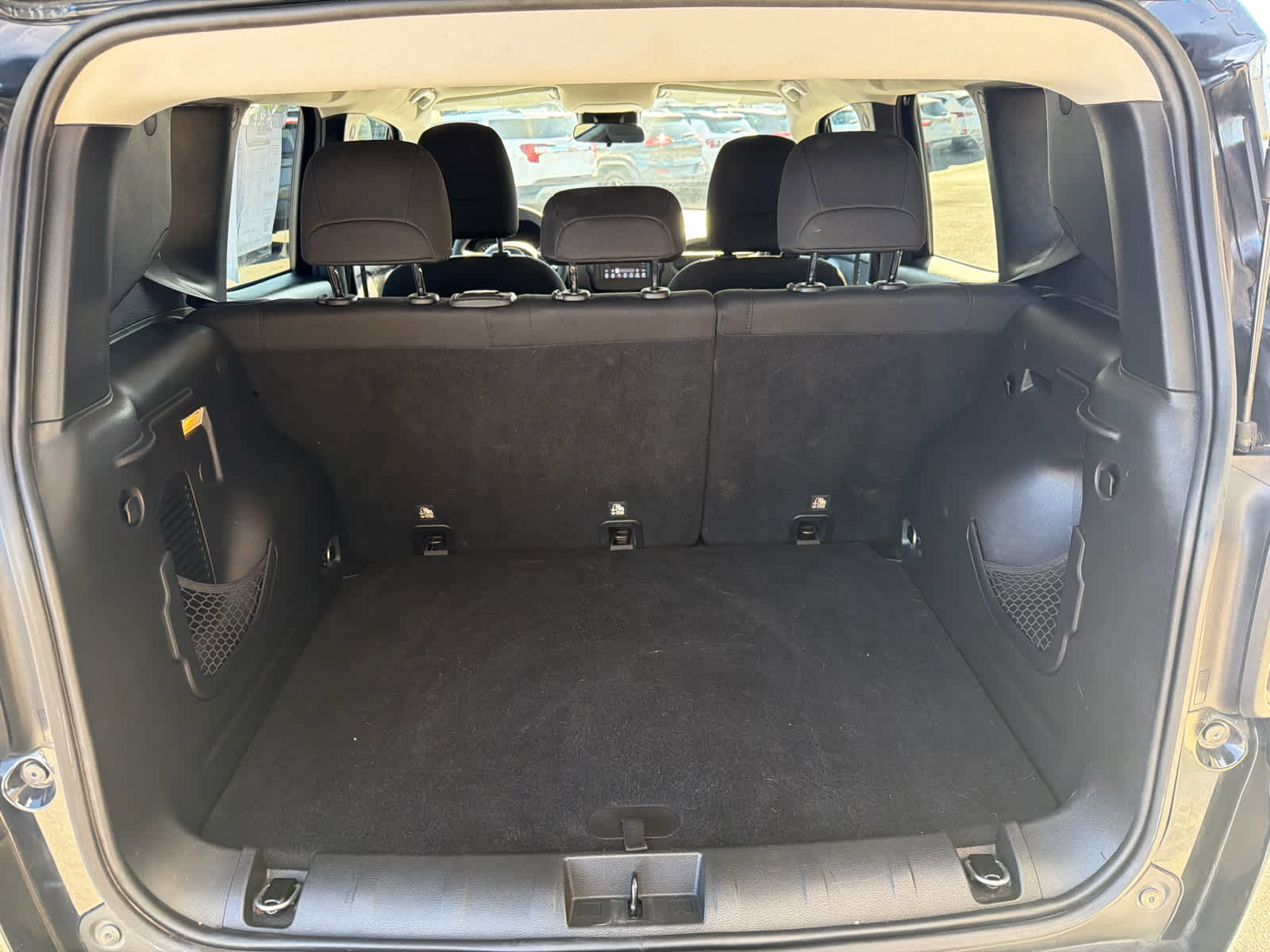 Used 2018 Jeep Renegade Latitude image 11