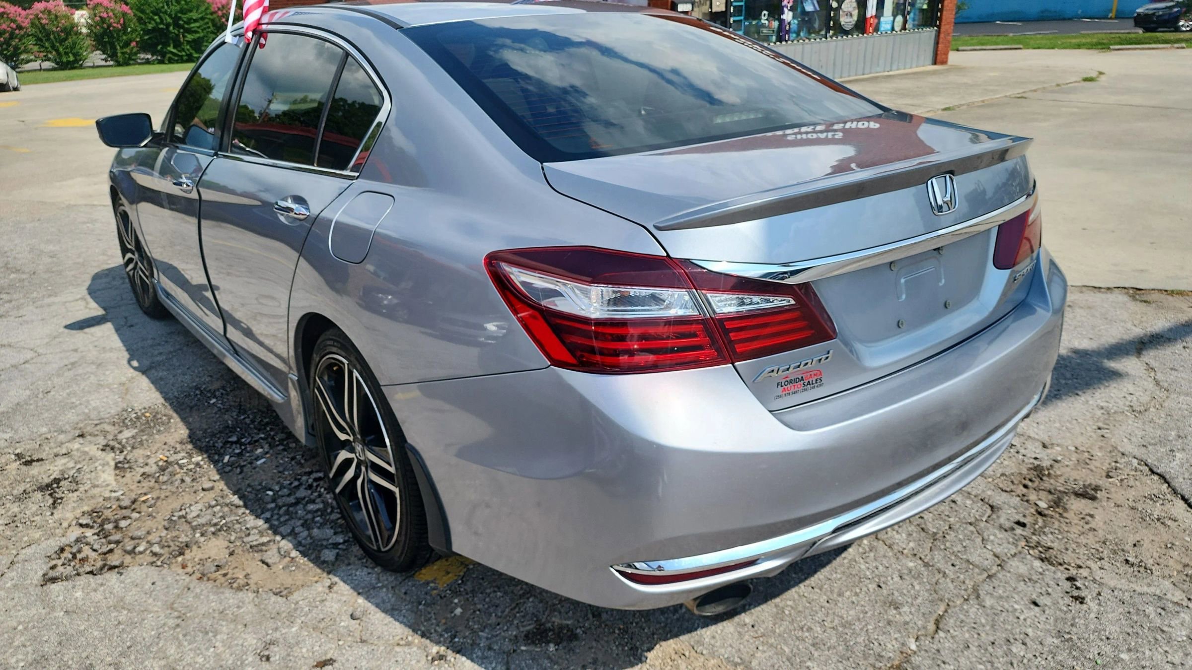 Used 2017 Honda Accord Sport image 4