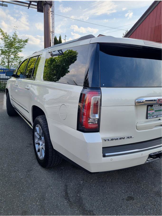 Used 2015 GMC Yukon XL Denali w/ Premium Package AWD/4WD image 3