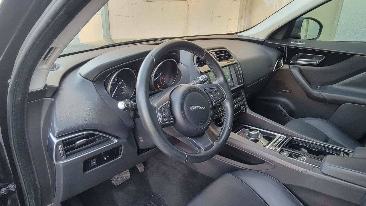 Used 2018 Jaguar F-PACE Premium AWD/4WD image 14