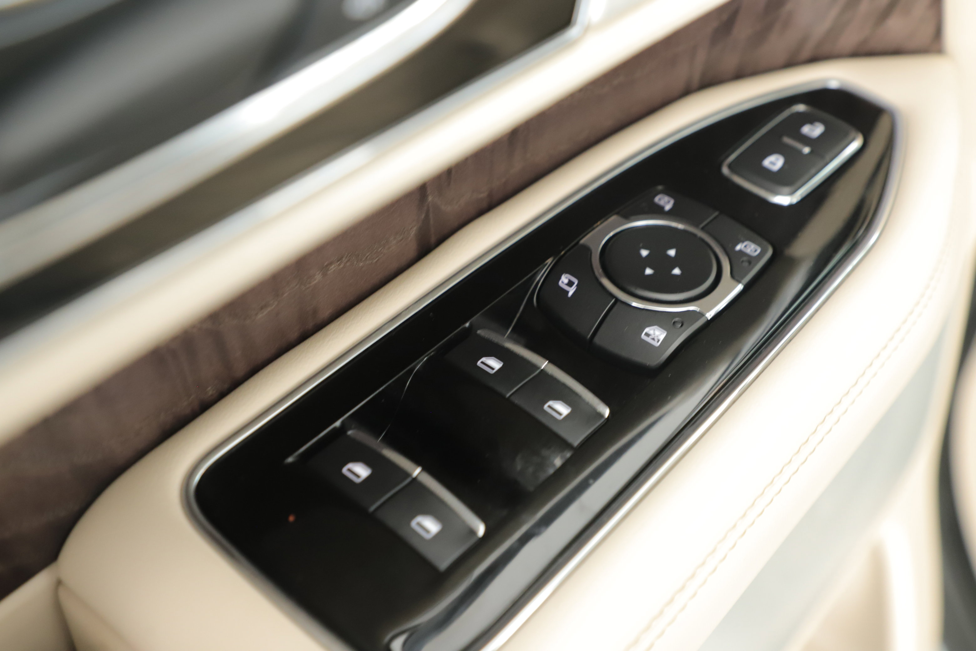 Certified 2021 Lincoln Navigator Reserve w/ Luxury Package image 9