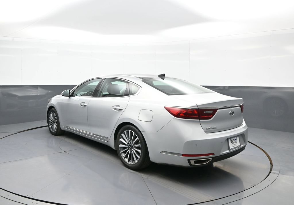 Certified 2017 Kia Cadenza Technology FWD image 8