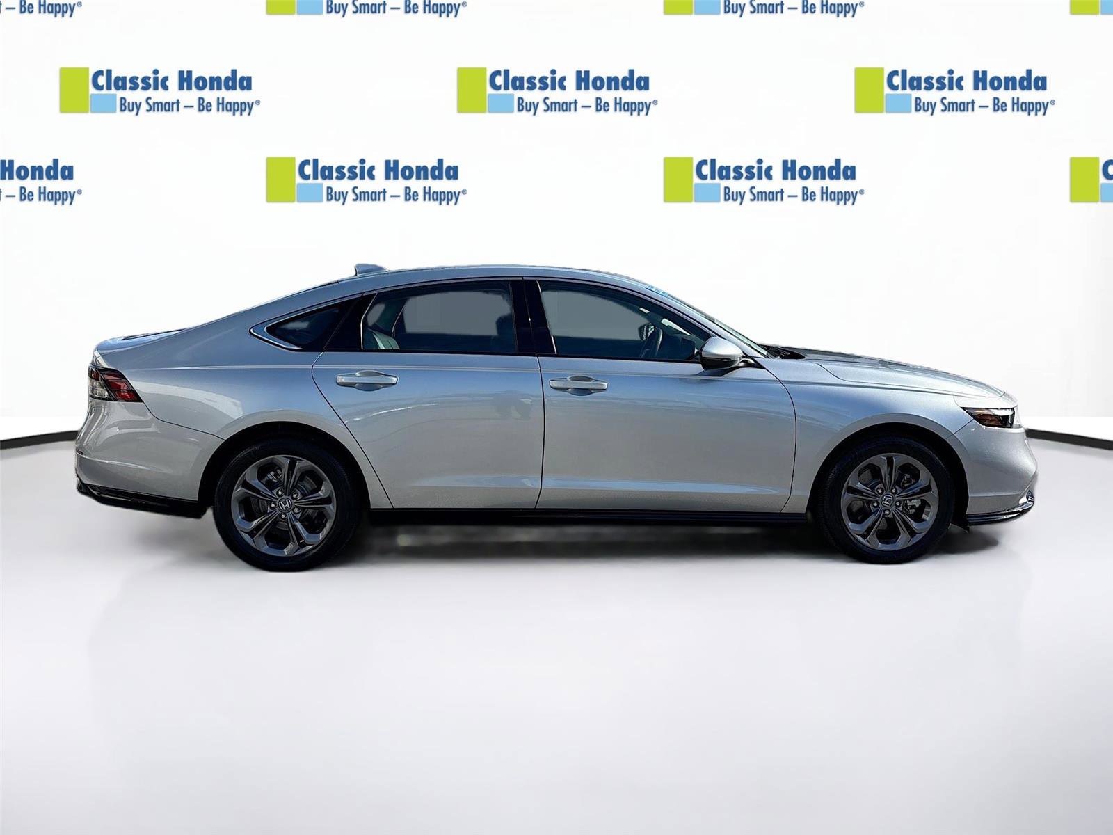 Used 2025 Honda Accord EX-L image 9