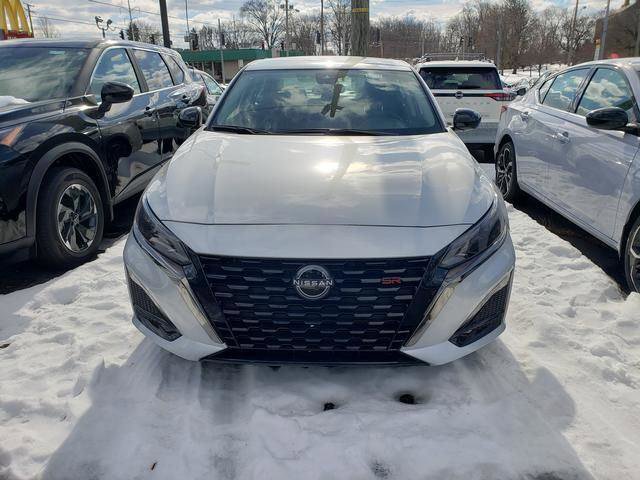 New 2025 Nissan Altima 2.5 SR image 9