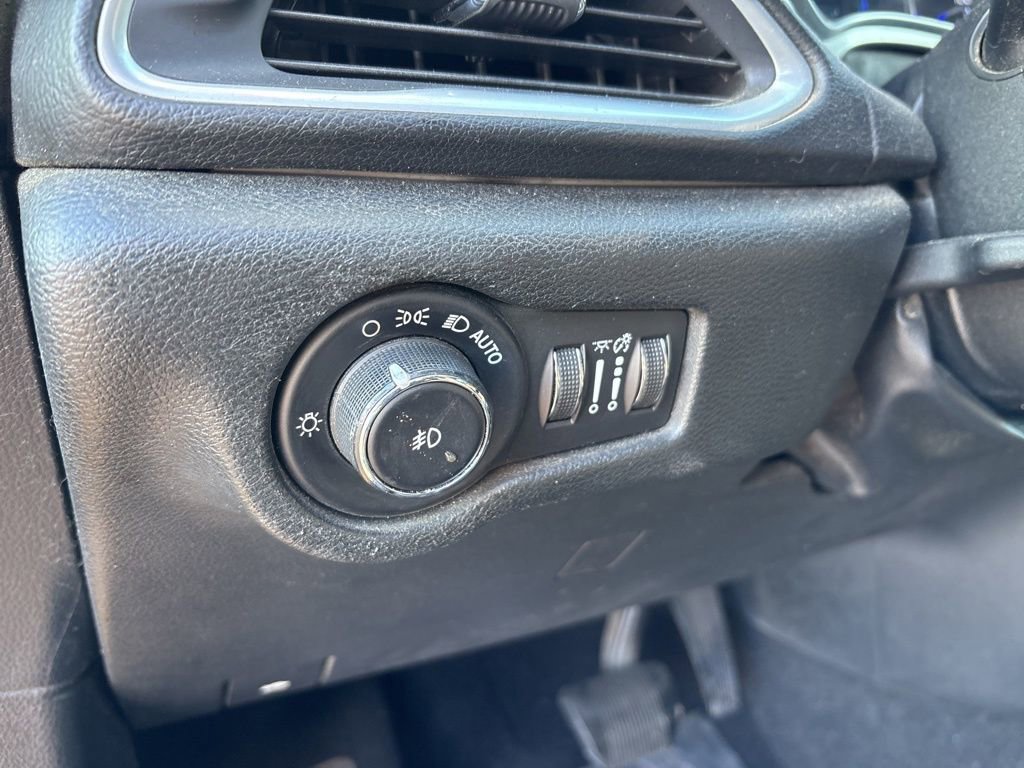 Used 2018 Chrysler Pacifica Touring Plus w/ S Appearance Package image 19