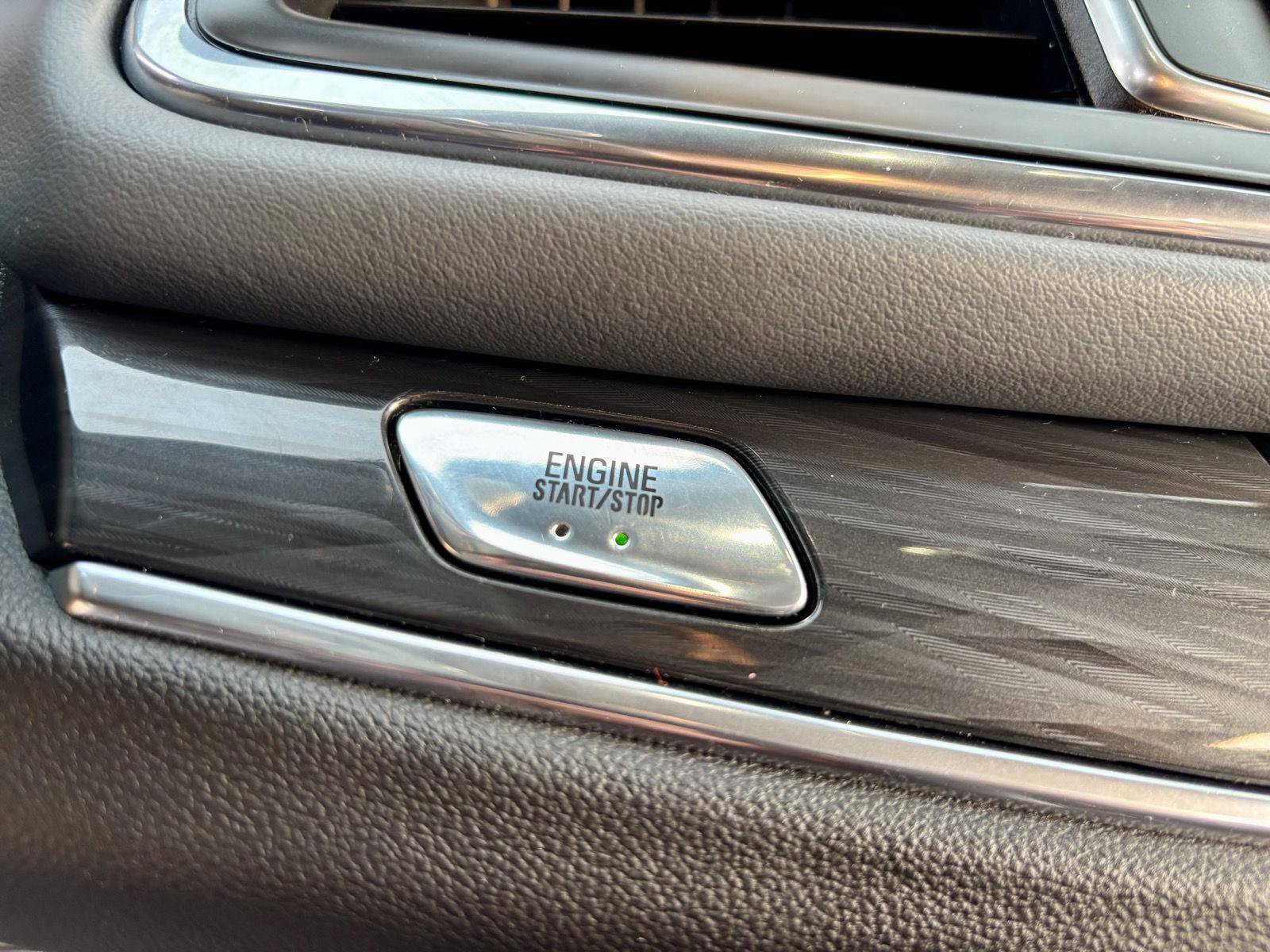 Used 2022 Buick Enclave Premium AWD/4WD image 31