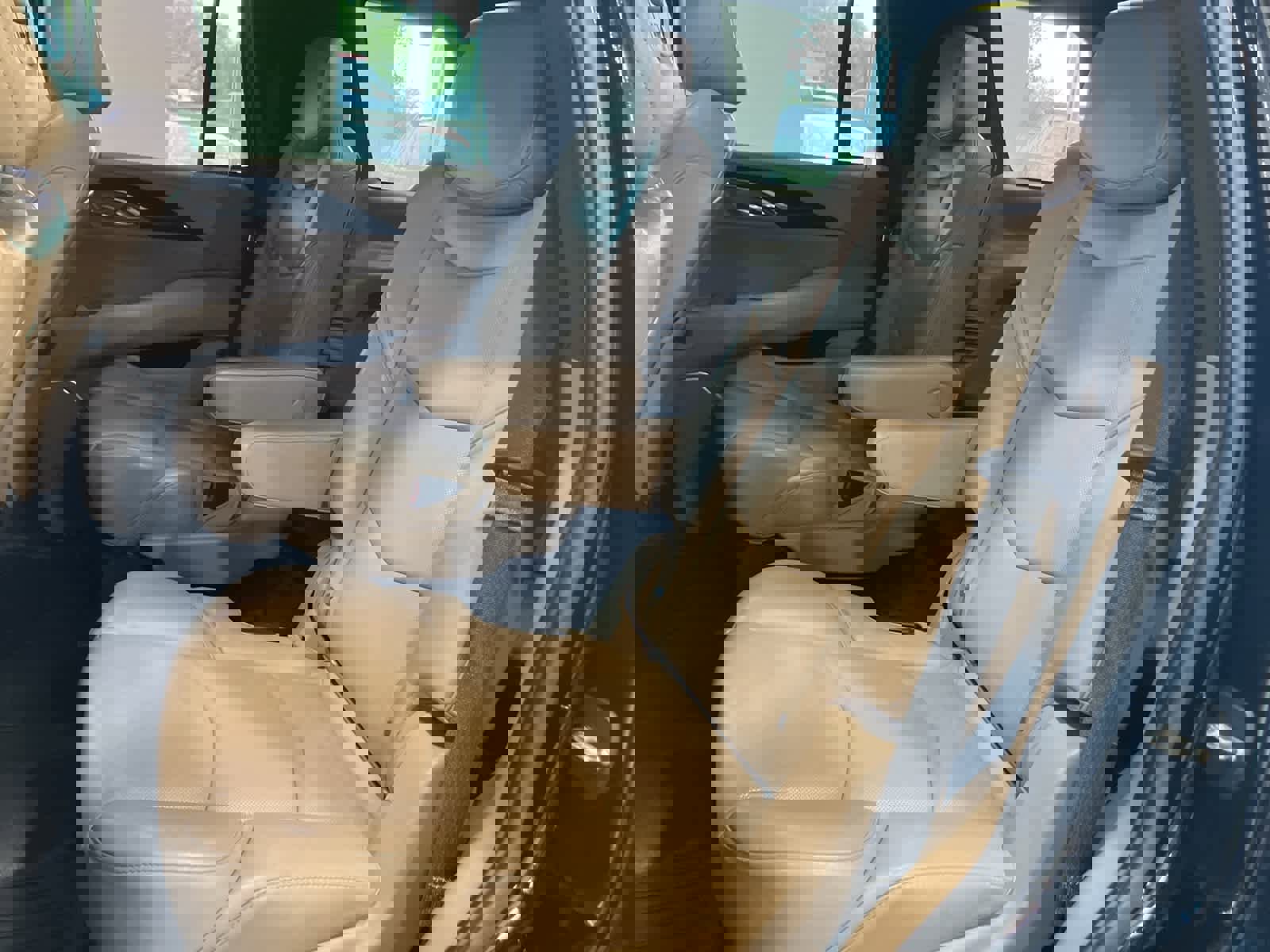 Used 2019 Cadillac Escalade Platinum image 32